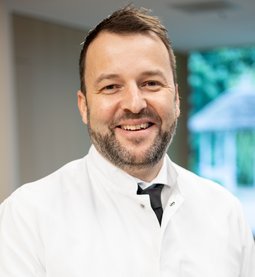 Prof. Dr. Thomas Betz (© Johannes Lehner) Portrait von Prof. Dr. Thomas Betz, Chefarzt Klinik für Gefäßchirurgie