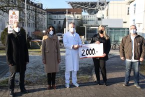 Spendenübergabe der Firma Rohr (© Ursula Eisenmann) Foto von der Spendenübergabe der Firma Rohr